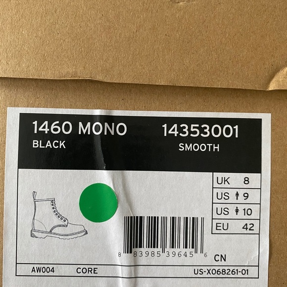 Dr. Martens Shoes - Doc Martens Mono Smooth Leather Boots in Black